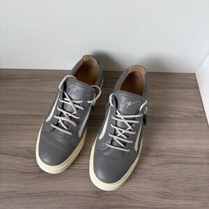 Giuseppe Zanotti Side Zip Low Top Sneakers Gray Men's Sz 41 / 8US Authentic